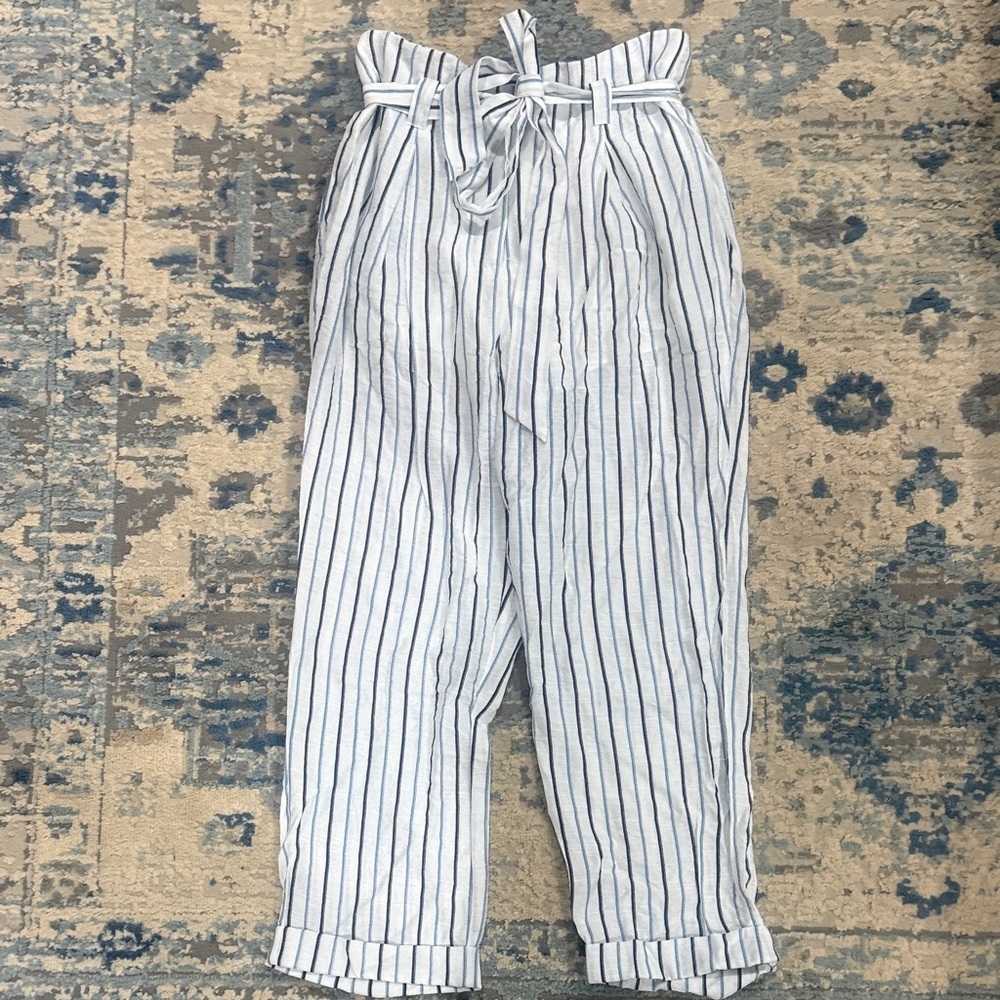 Moon River Striped Paperbag Tie-Waist Pants in White and Navy